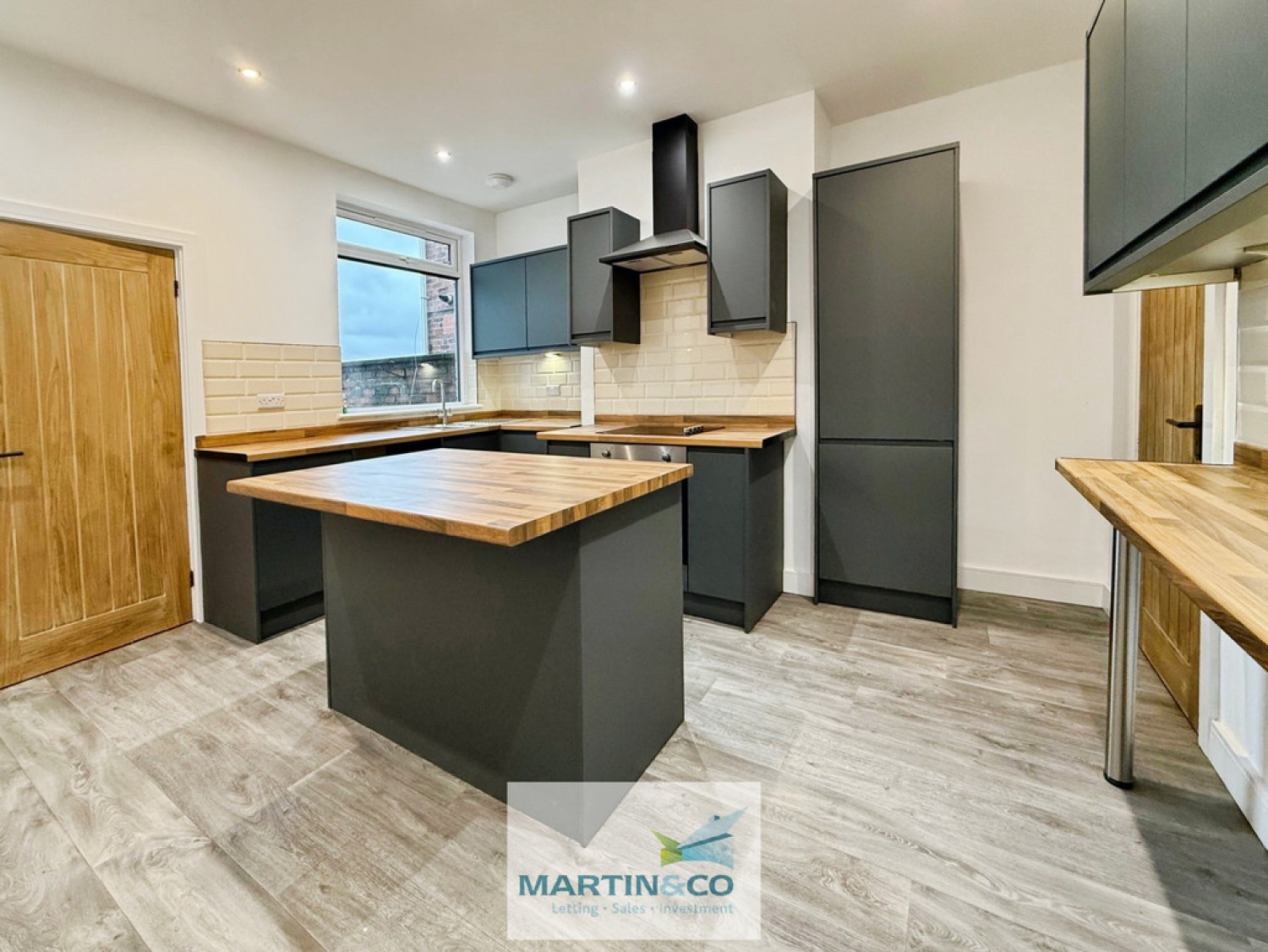 2 bedroom House in Lowgates, Staveley , Chesterfield