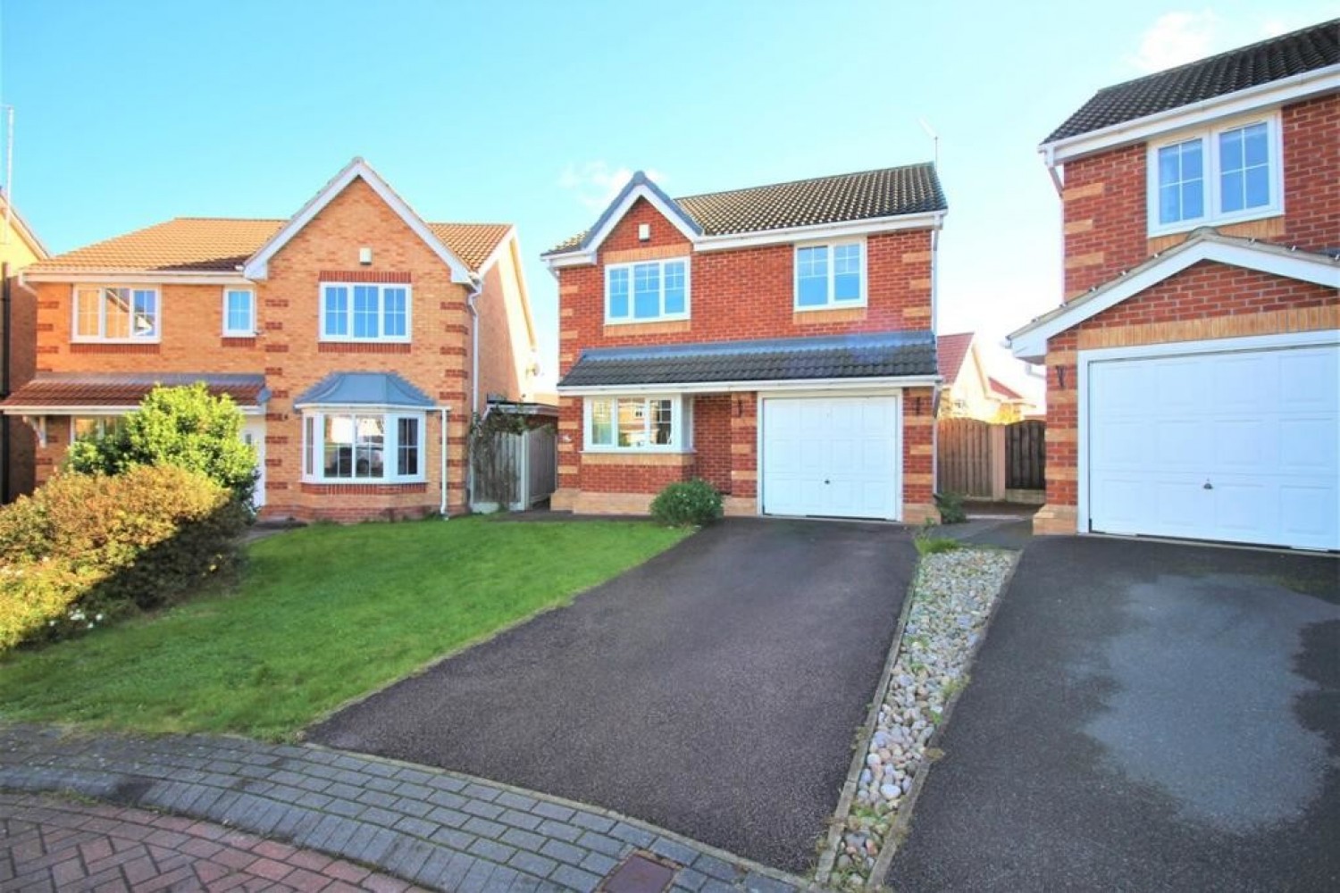 3 bedroom House in Pigeon Bridge Way, Aston, Sheffield