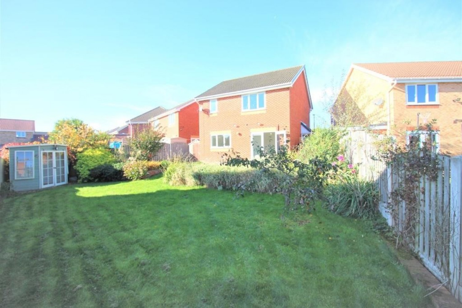 3 bedroom House for Letting Pigeon Bridge Way, Aston, Sheffield