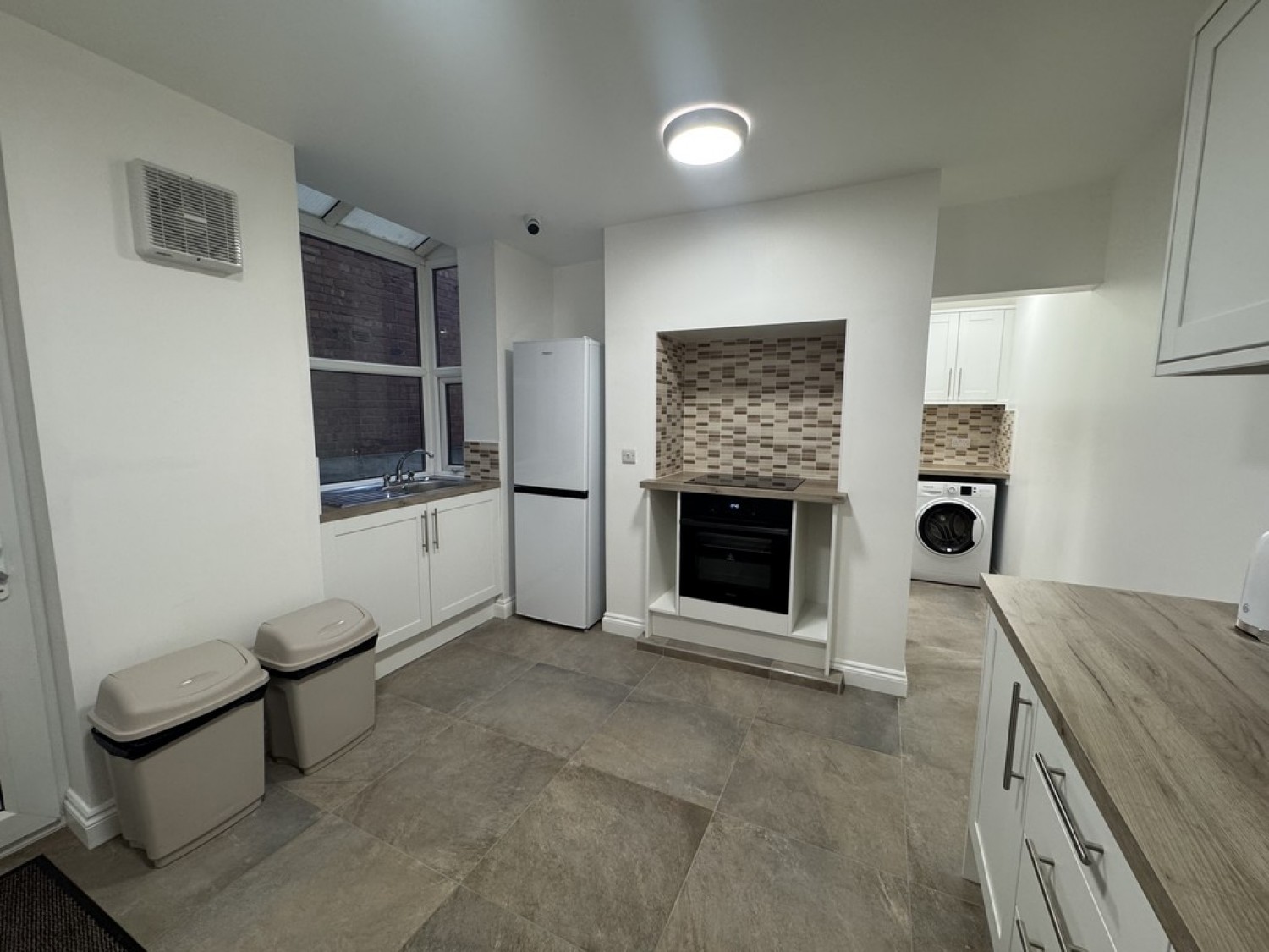 1 bedroom House of Multiple Occupation for Letting Room 1 , 46 Central Avenue