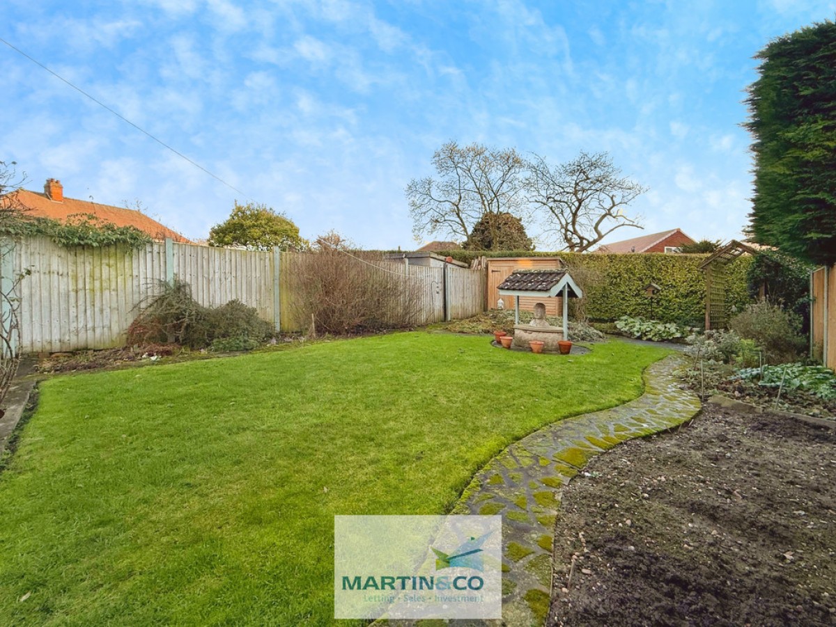 Doncaster Road, Carlton In Lindrick