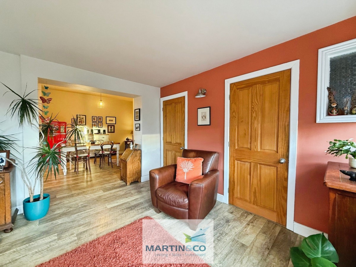 Doncaster Road, Carlton In Lindrick