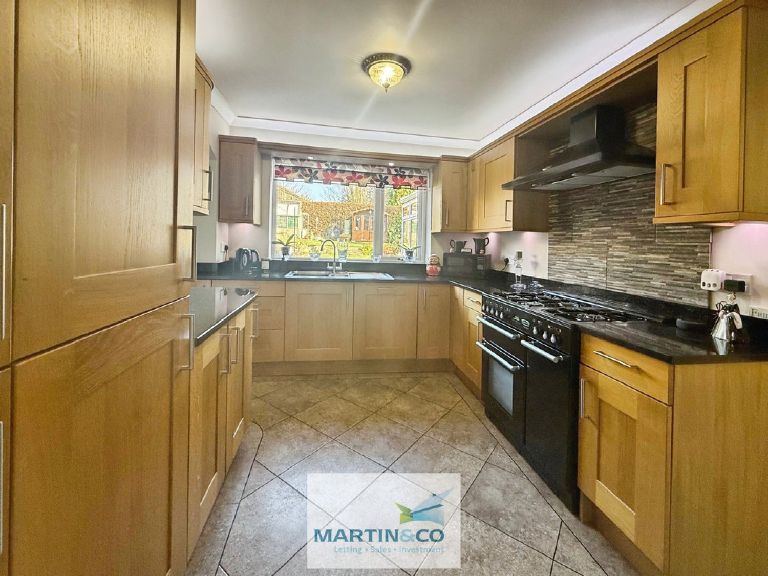 4 bedroom House for Sale Curzon Drive, Worksop