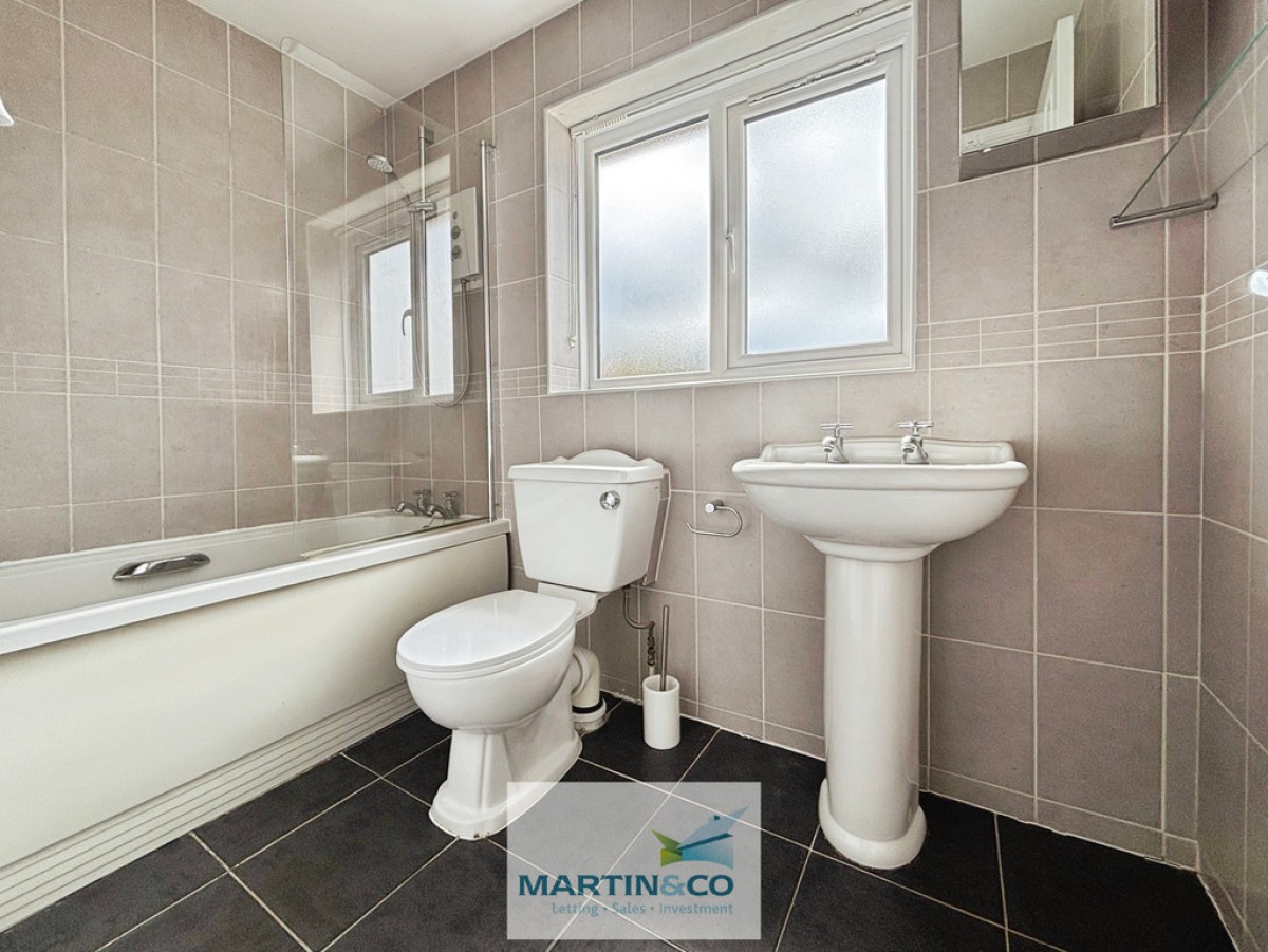 Lancaster Walk, Gateford