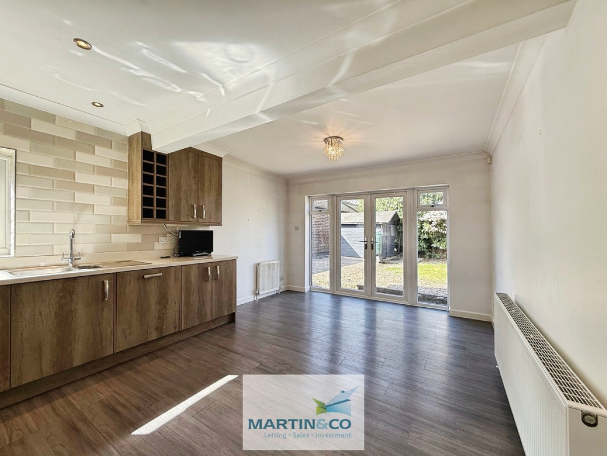 Manor Road, Wales, Sheffield