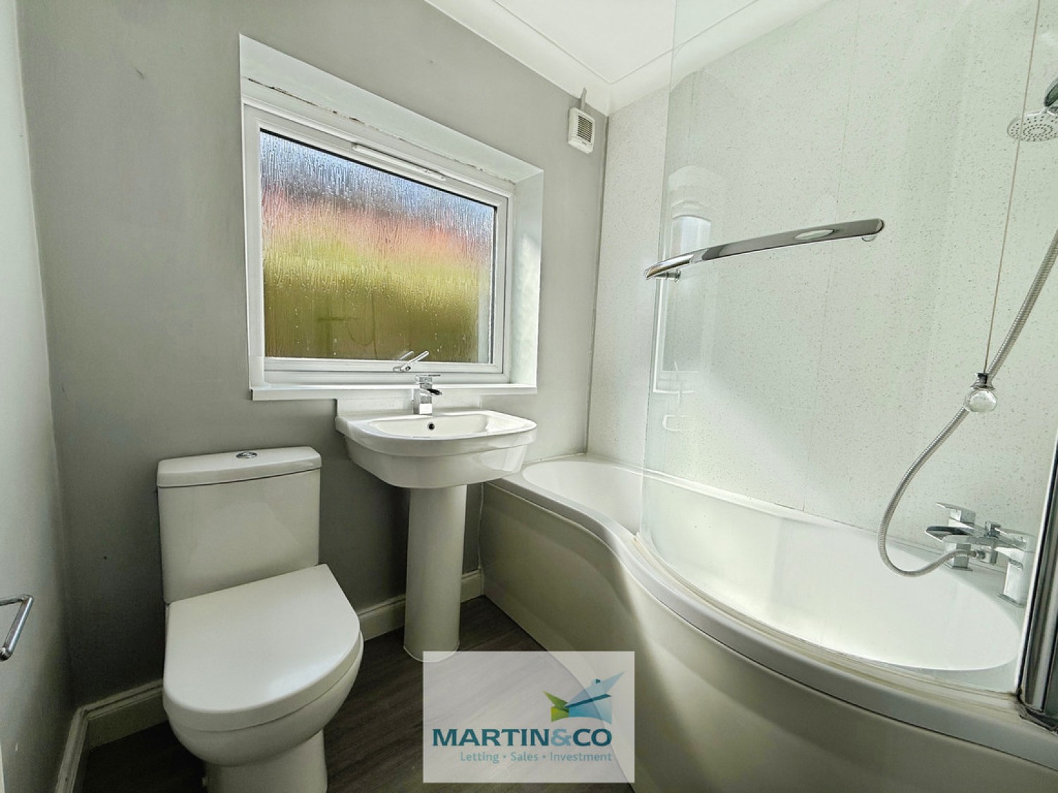 2 bedroom Bungalow for Sale Manor Road, Wales, Sheffield