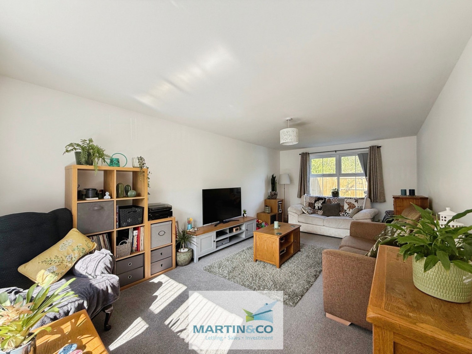 3 bedroom House for Sale Lampman Way , Costhorpe