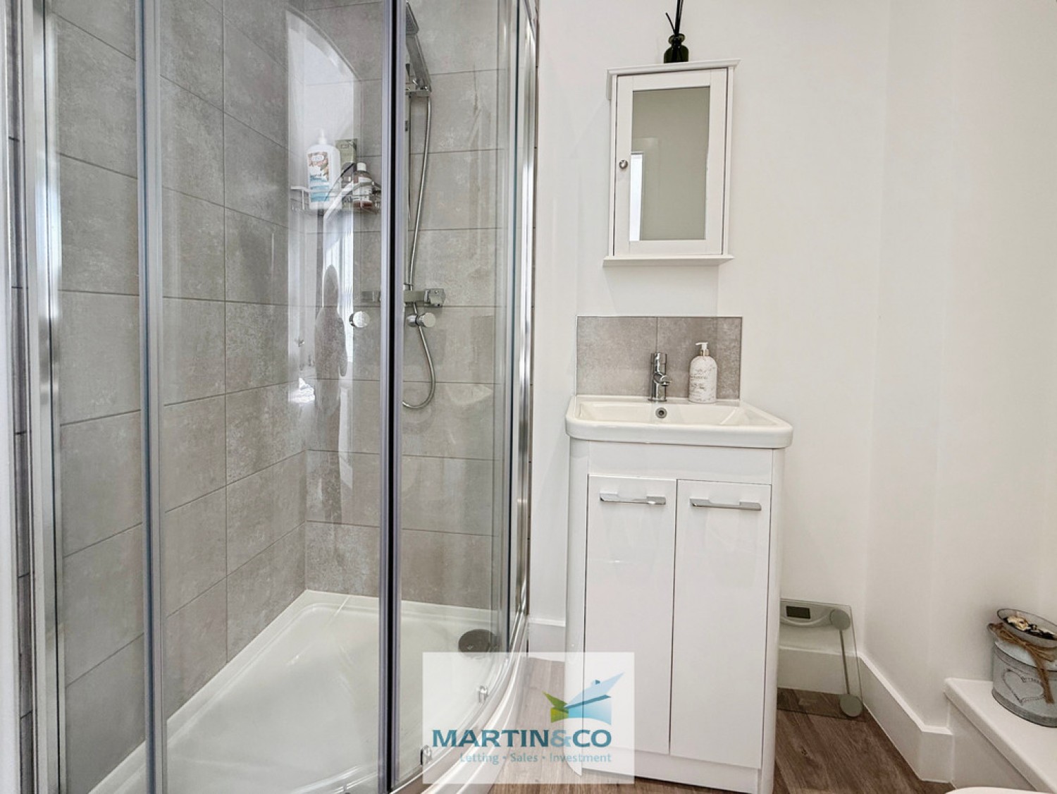 3 bedroom House for Sale Lampman Way , Costhorpe