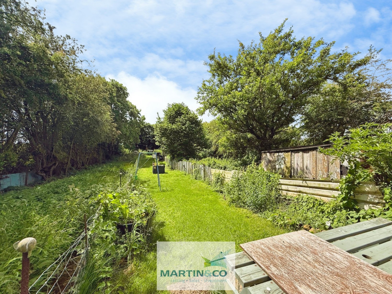 2 bedroom House for Sale Whitwell Common , Whitwell