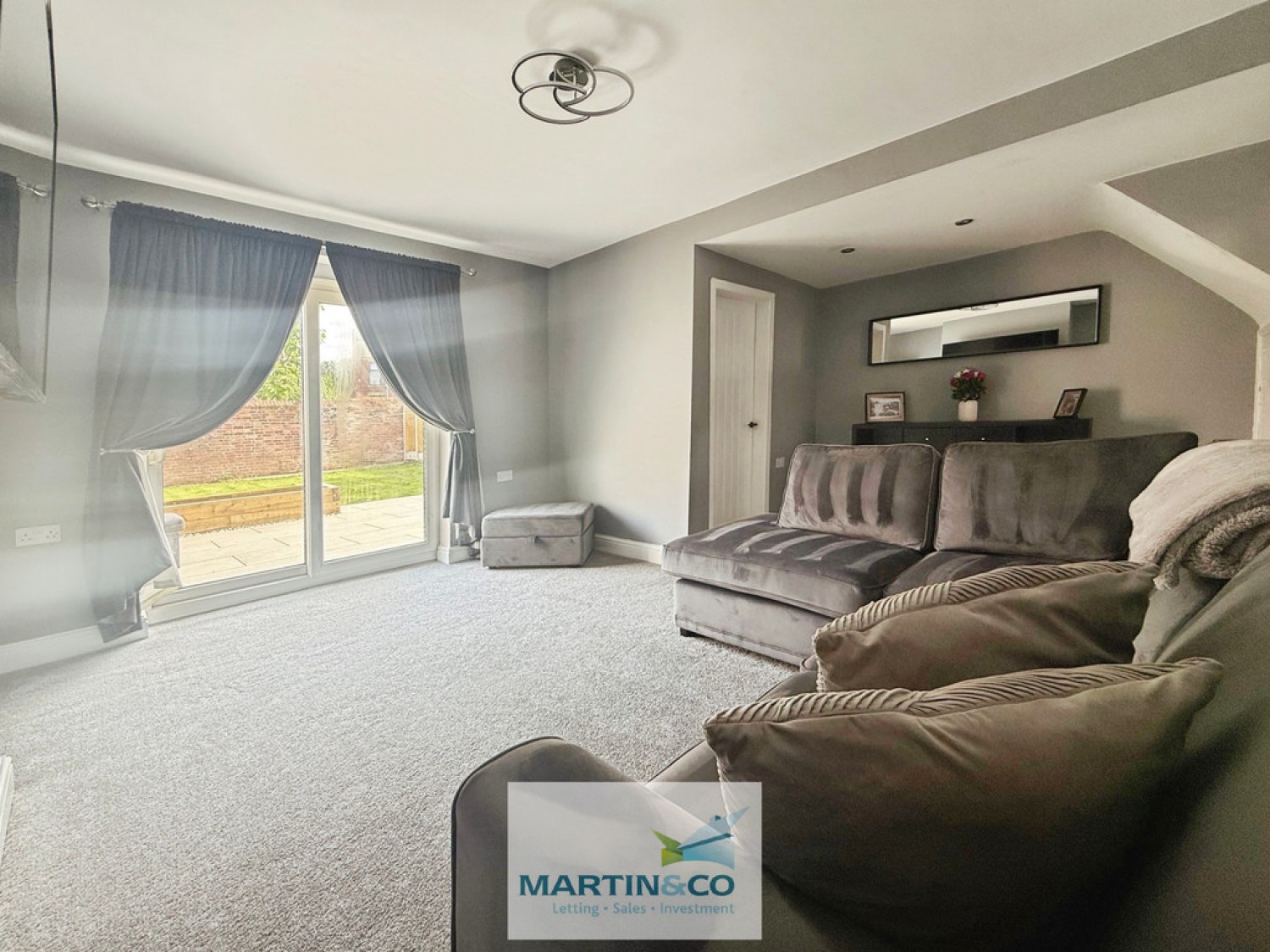 5 bedroom House for Sale Creswell, Derbyshire, S80 4ED