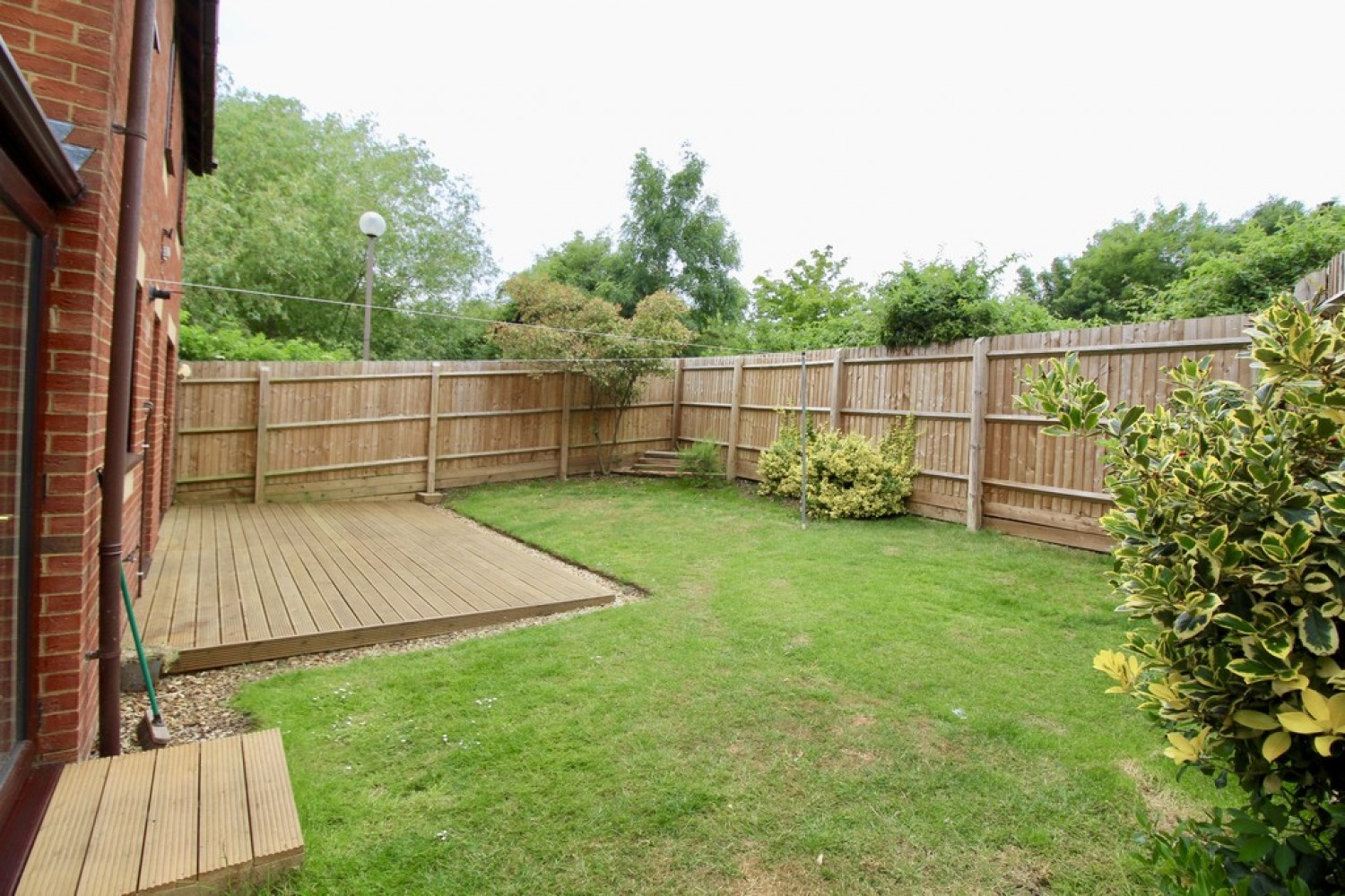 3 bedroom House for Letting Shenley Brook End