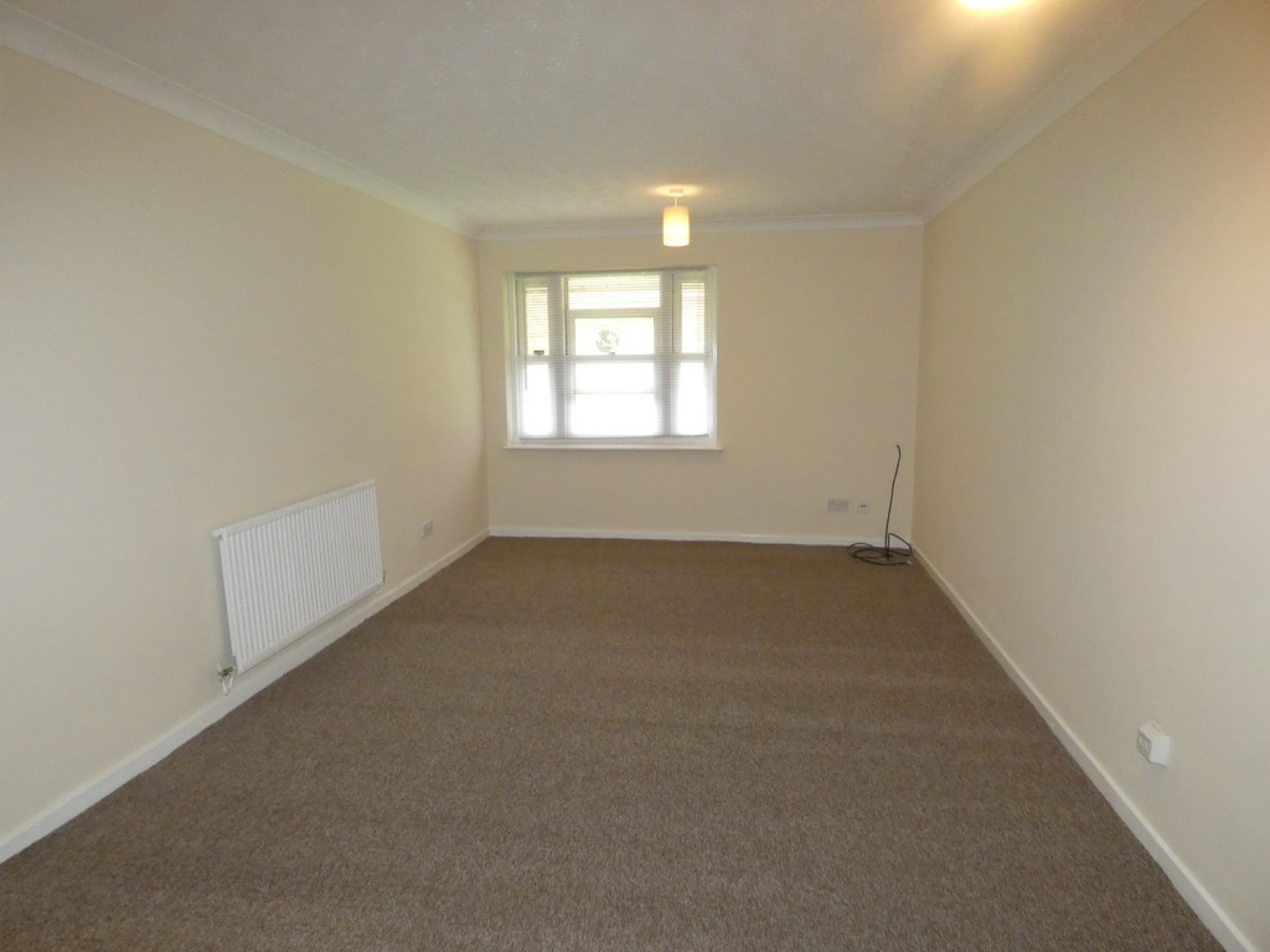 210L Emberton House, North Row