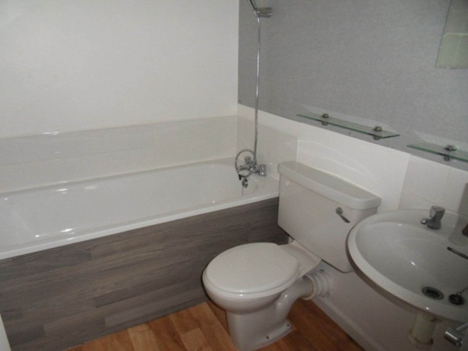 1 bedroom Flat for Letting Downs Barn Boulevard, Downs Barn