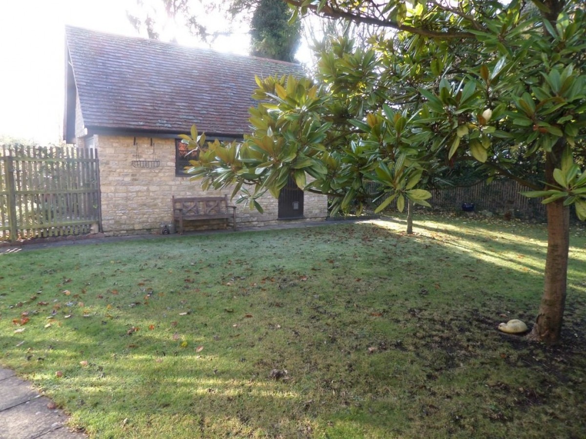 Cross Tree Road, Wicken