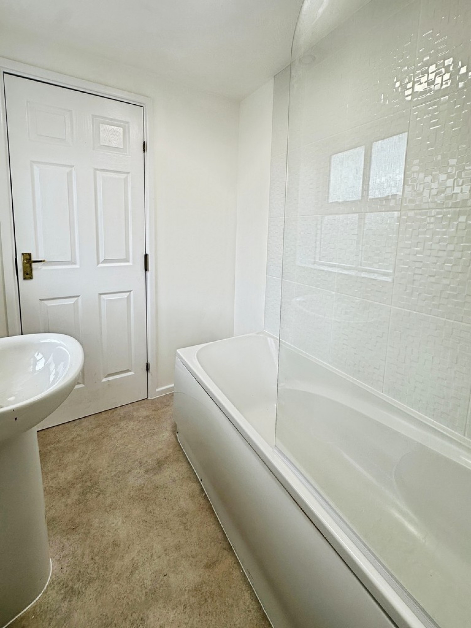 3 bedroom House for Letting The Oval, Oldbrook, Milton Keynes