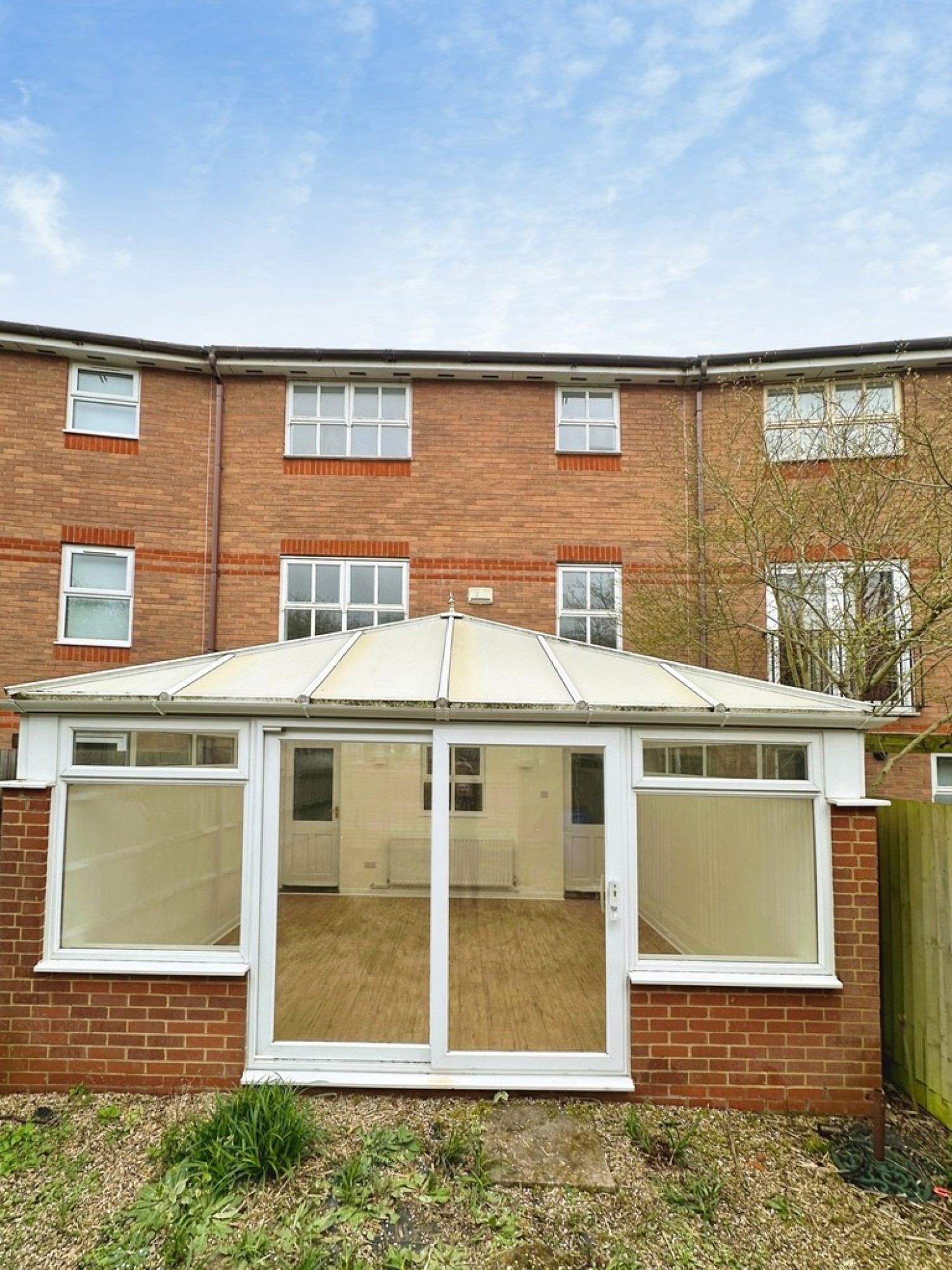 3 bedroom House for Letting The Oval, Oldbrook, Milton Keynes