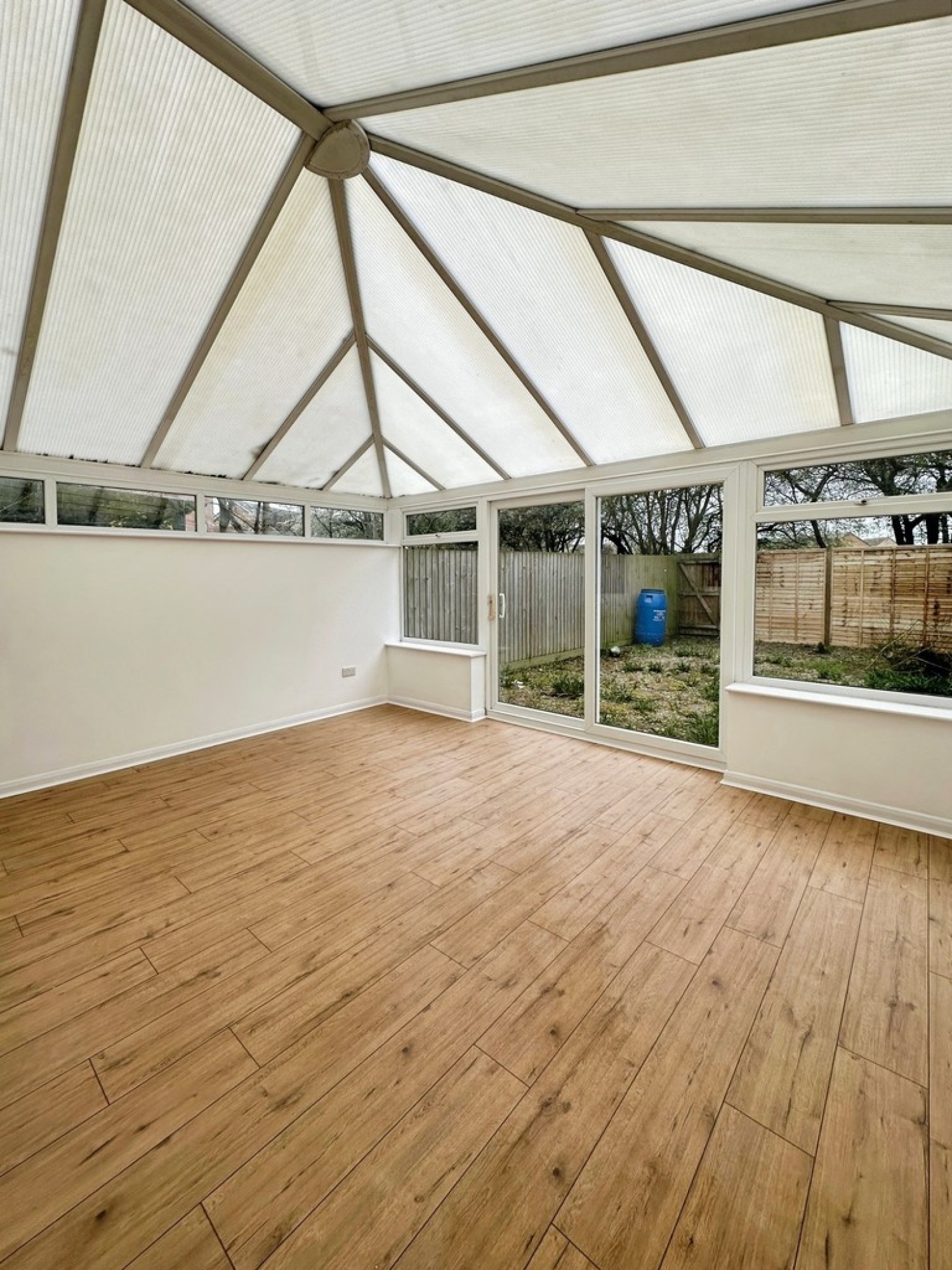 3 bedroom House for Letting The Oval, Oldbrook, Milton Keynes