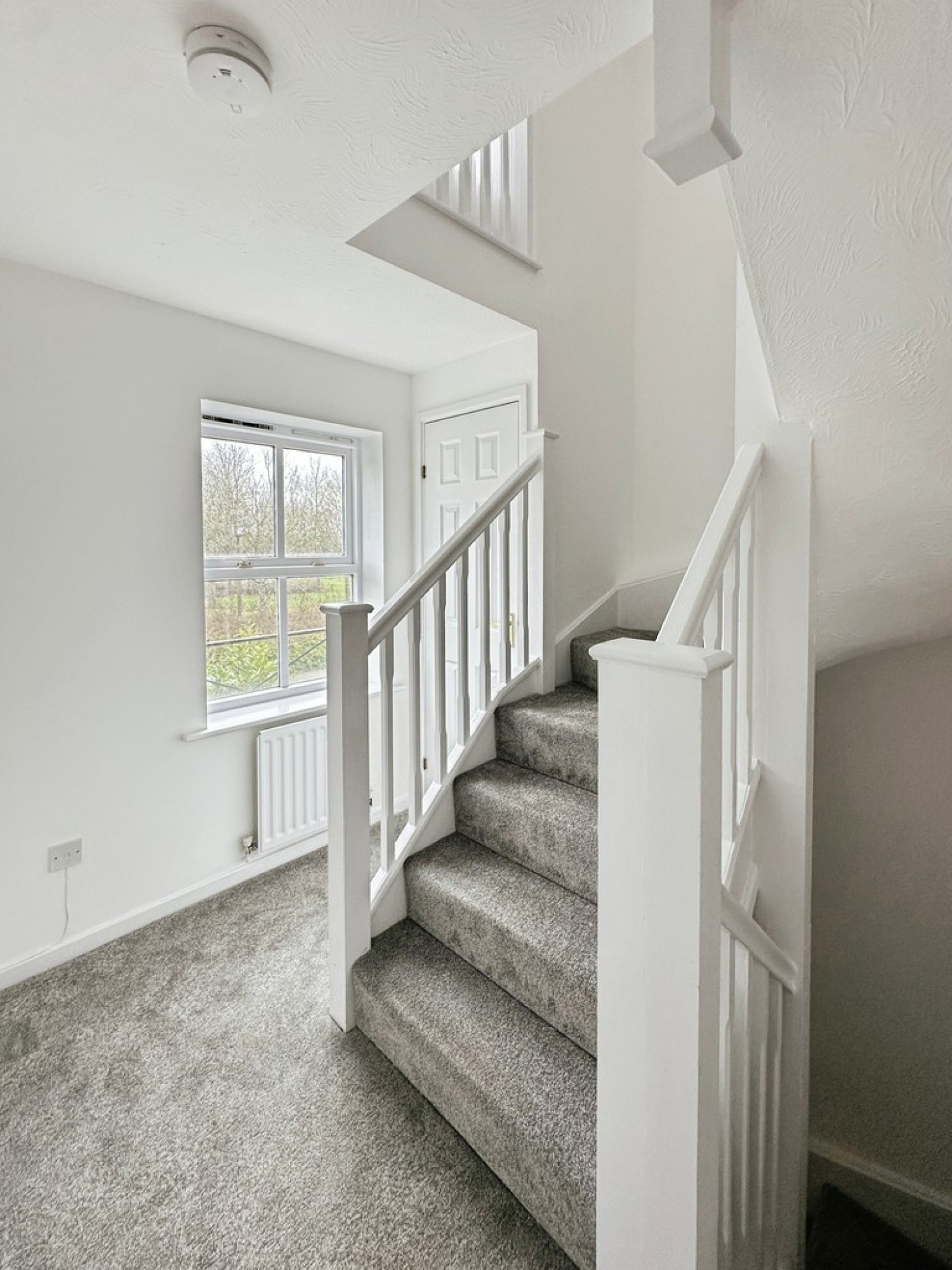 3 bedroom House for Letting The Oval, Oldbrook, Milton Keynes