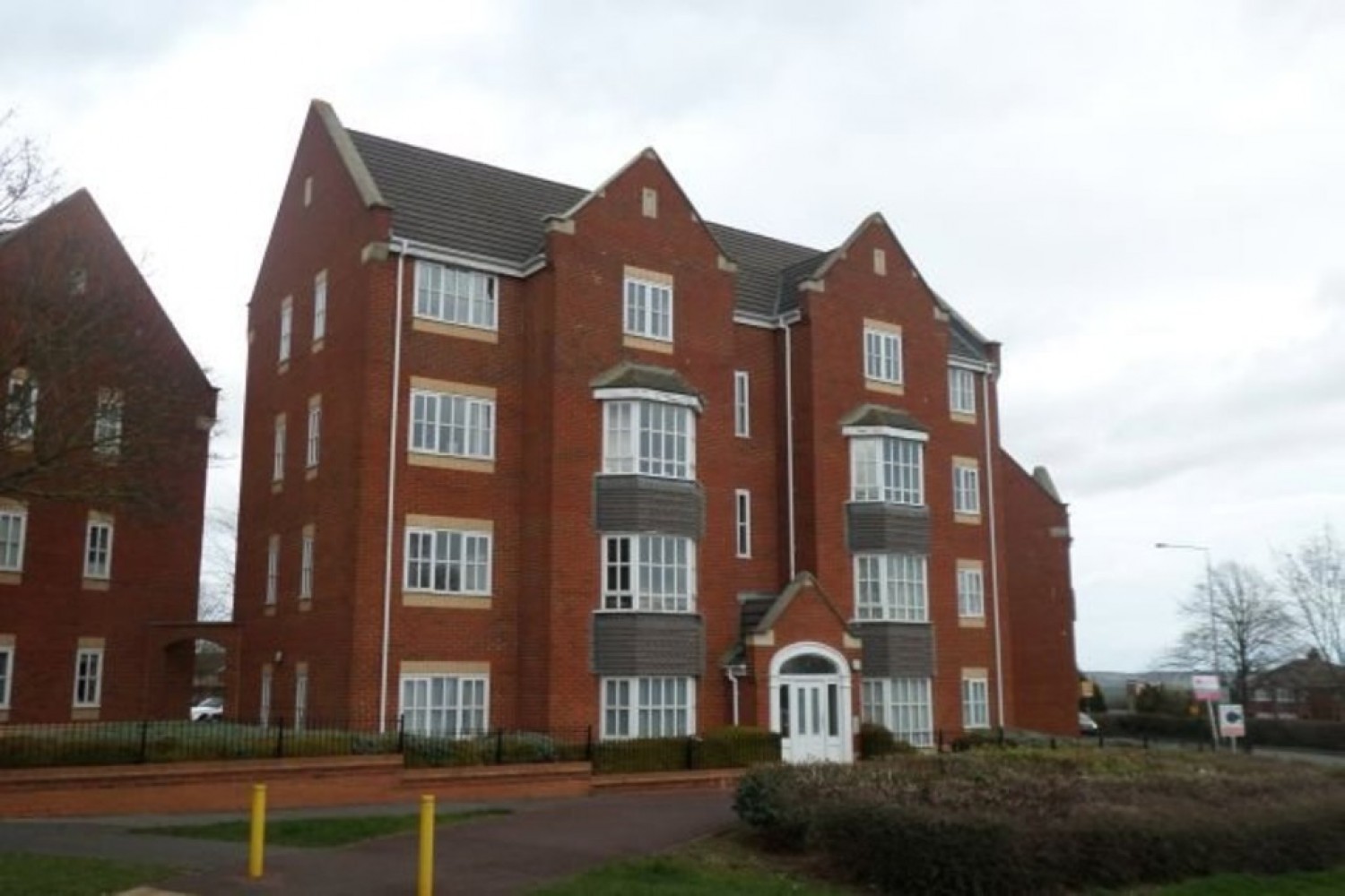 2 bedroom Flat for Letting Knaresborough Court, Bletchley, Milton Keynes