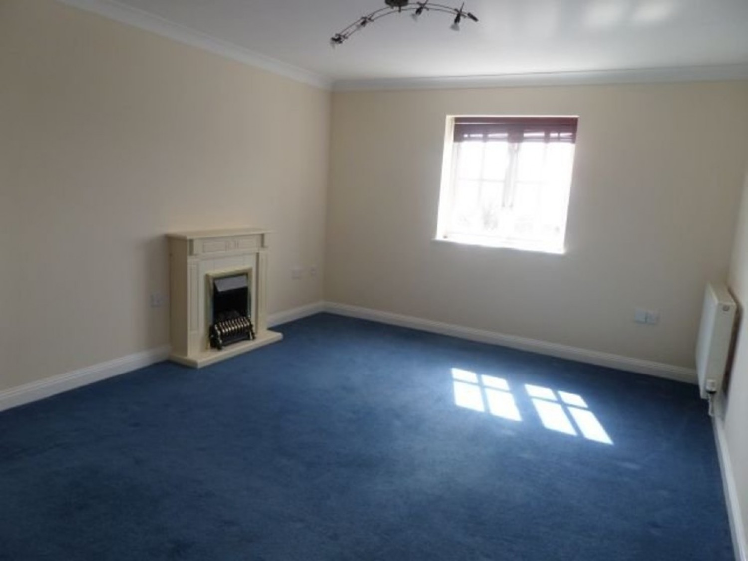 2 bedroom Flat for Letting Knaresborough Court, Bletchley, Milton Keynes