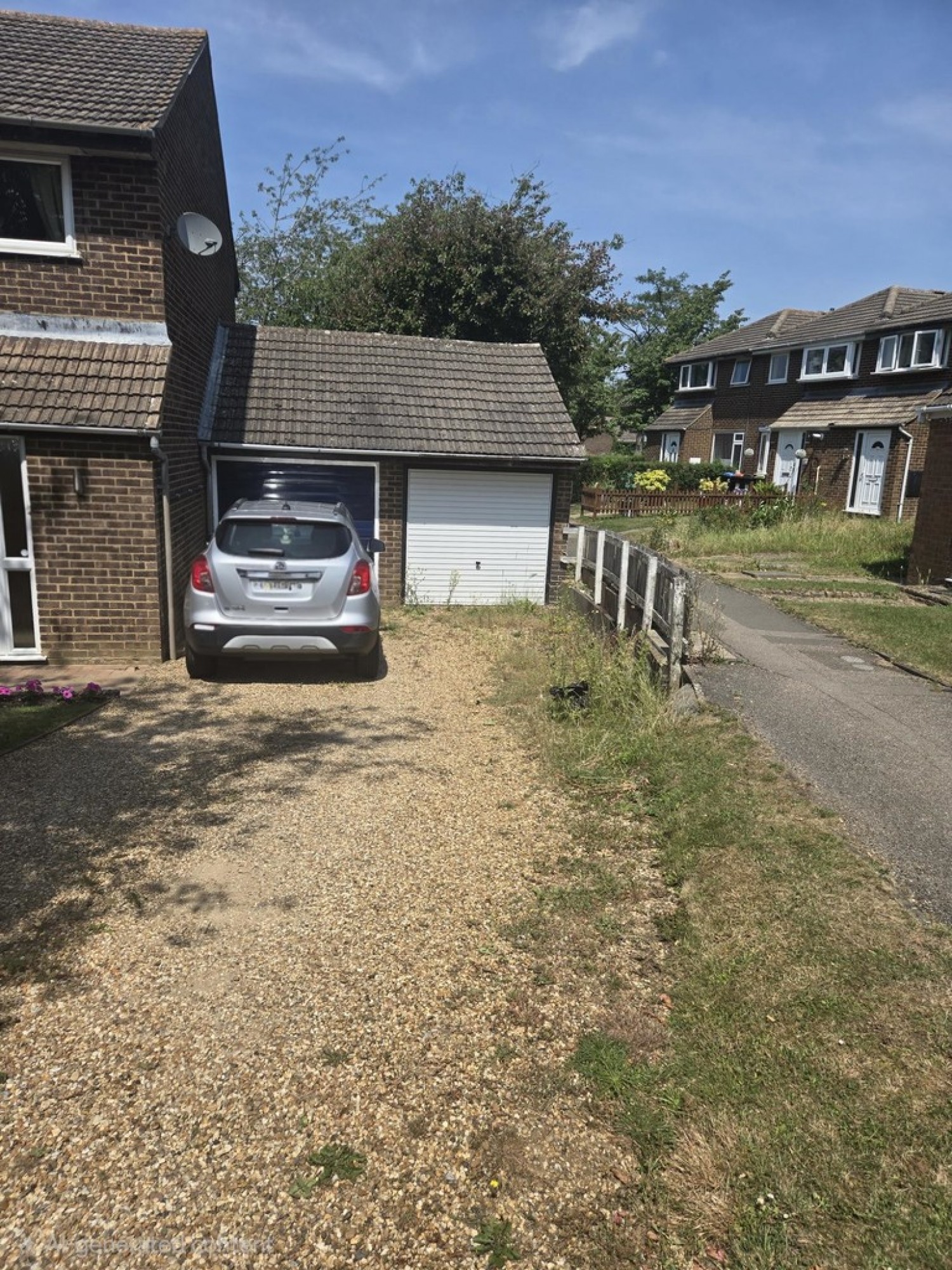 3 bedroom House for Letting Favell Drive, Furzton, Milton Keynes