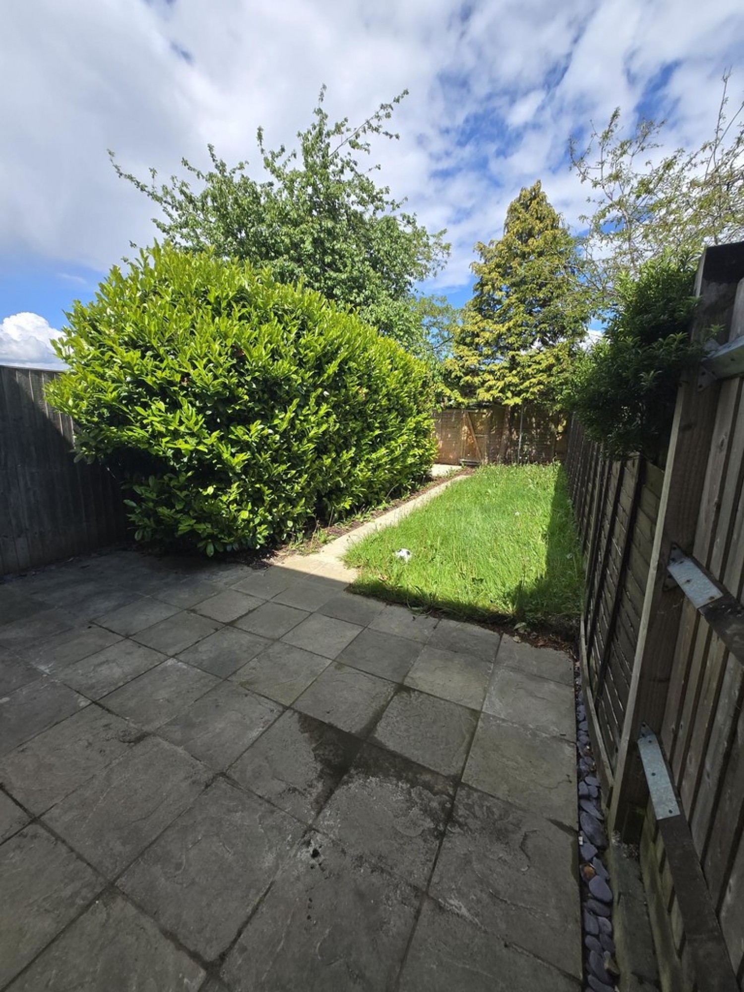 3 bedroom House for Letting Favell Drive, Furzton, Milton Keynes