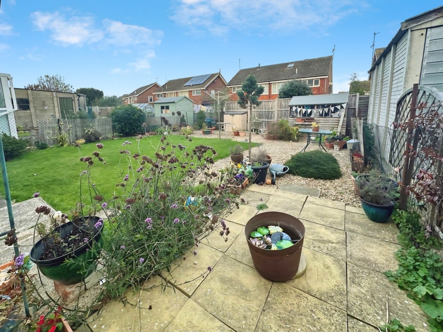 Westfield Avenue, Deanshanger