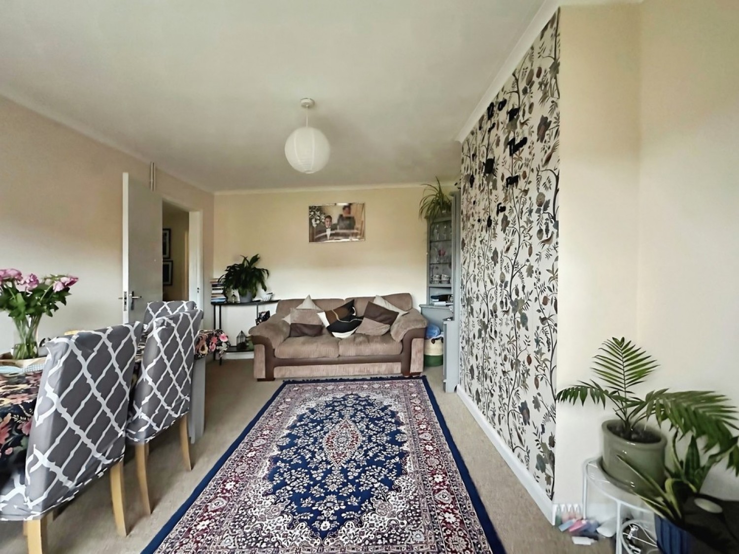 Westfield Avenue, Deanshanger