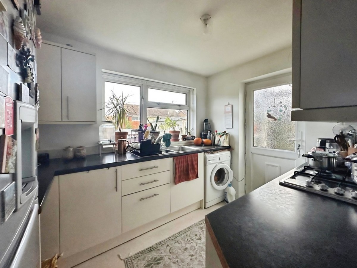 Westfield Avenue, Deanshanger