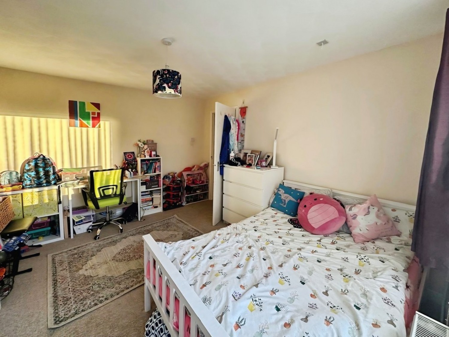 Westfield Avenue, Deanshanger