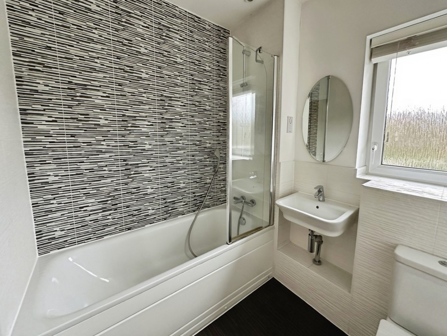 3 bedroom House in Ginsberg Crescent, Oakgrove, Milton Keynes