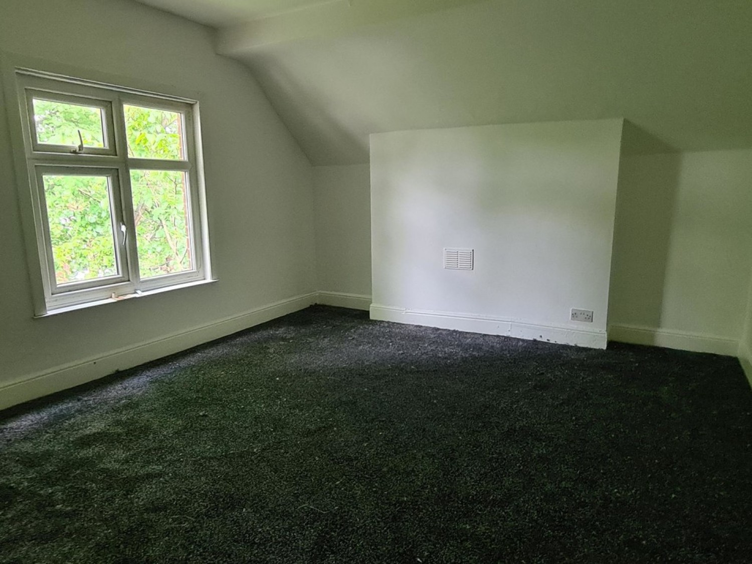 5 bedroom Flat for Letting Barlow Moor Road, Chorlton