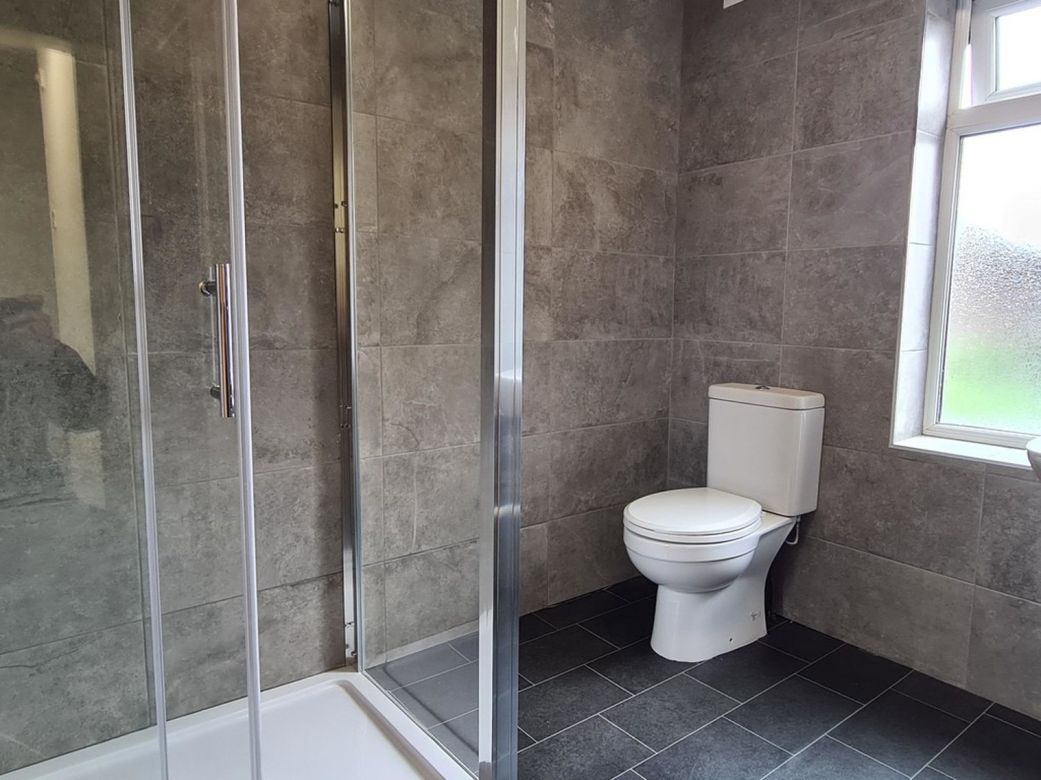 5 bedroom Flat for Letting Barlow Moor Road, Chorlton