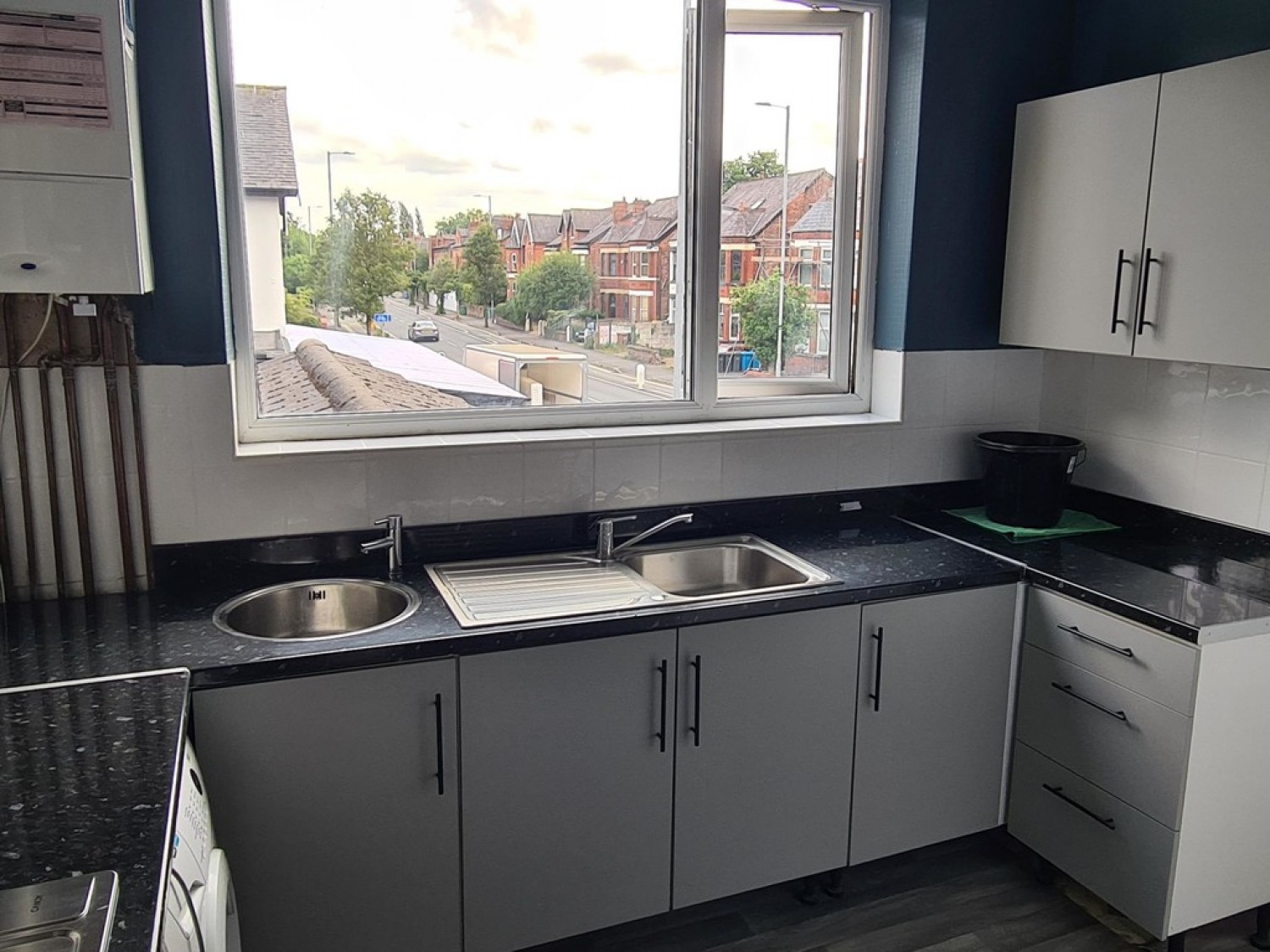 5 bedroom Flat for Letting Barlow Moor Road, Chorlton