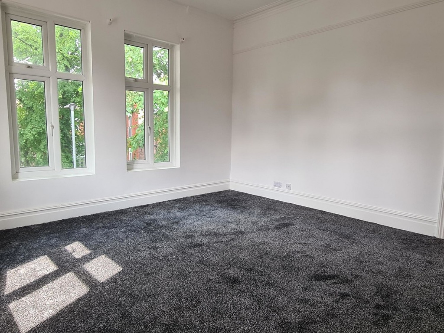 5 bedroom Flat for Letting Barlow Moor Road, Chorlton