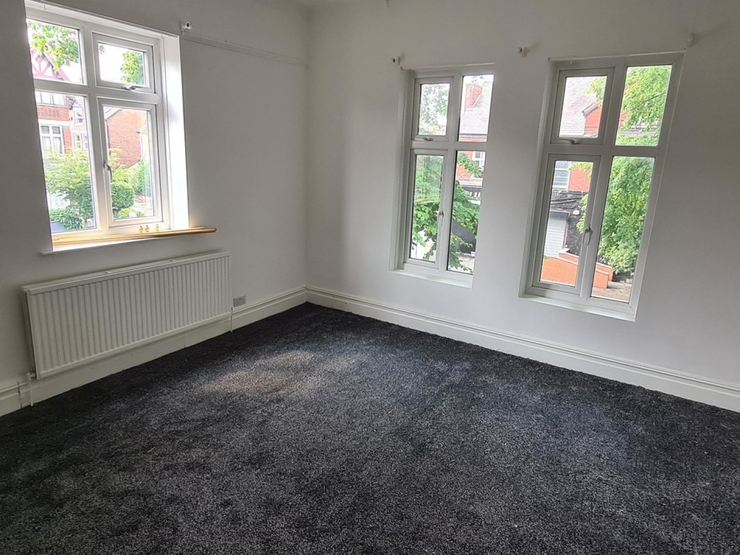 5 bedroom Flat for Letting Barlow Moor Road, Chorlton