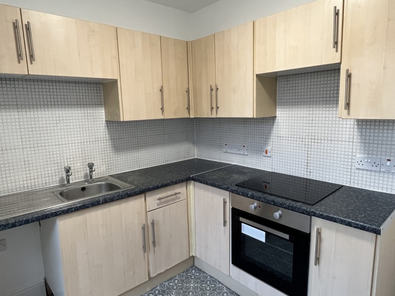 2 bedroom Flat for Letting Mayfield Road, Whalley Range, Manchester