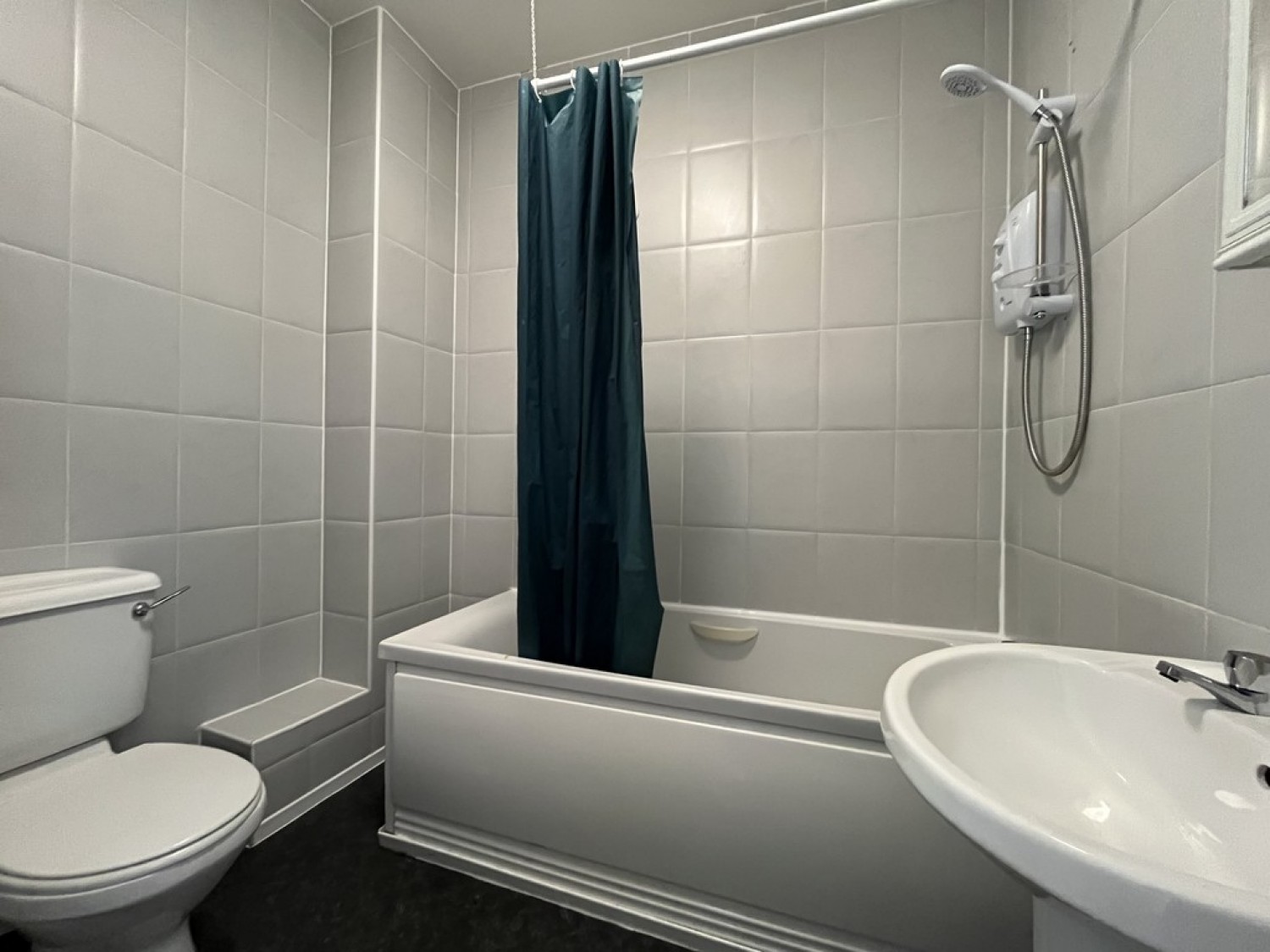 2 bedroom Flat for Letting Mayfield Road, Whalley Range, Manchester