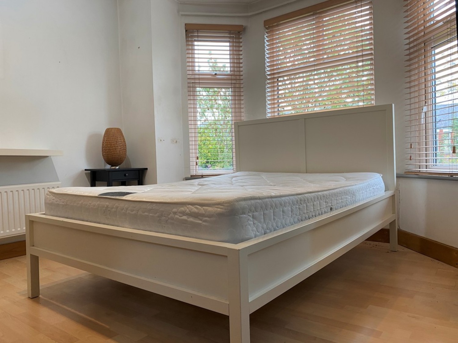 2 bedroom Flat for Letting Ellesmere Road, Chorlton, Manchester