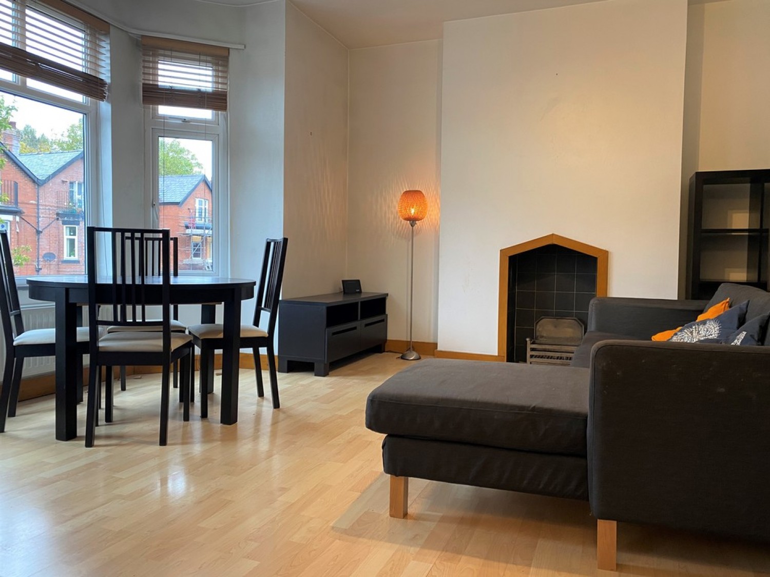 2 bedroom Flat for Letting Ellesmere Road, Chorlton, Manchester