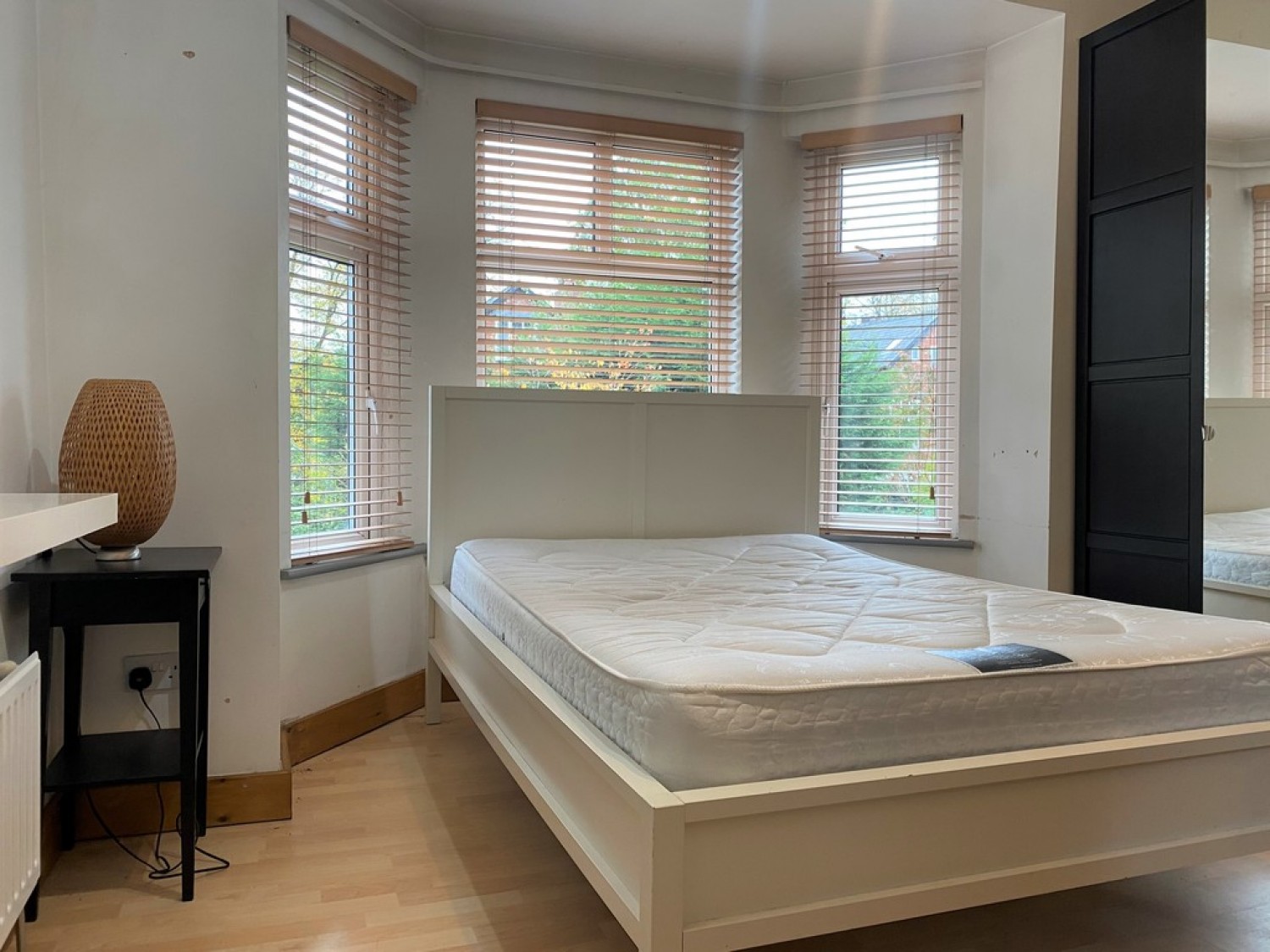 2 bedroom Flat for Letting Ellesmere Road, Chorlton, Manchester