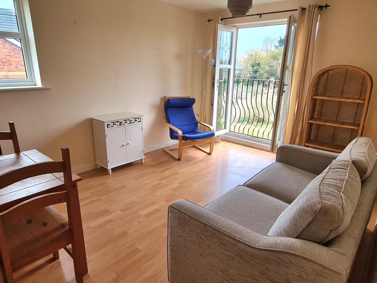 2 bedroom Flat for Letting Holden Avenue, Whalley Range, Manchester