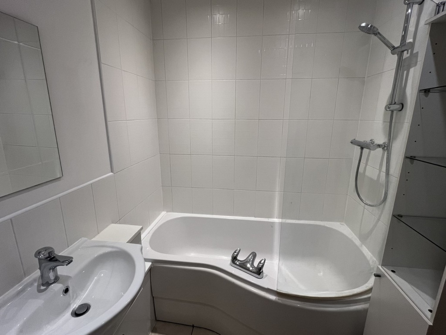 2 bedroom Flat for Letting Holden Avenue, Whalley Range, Manchester