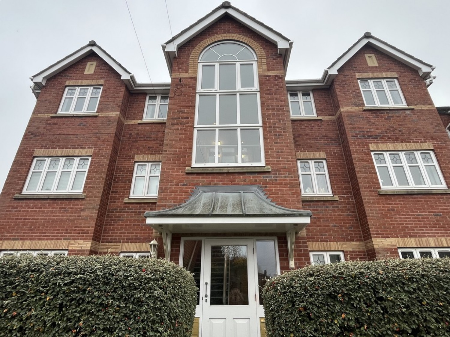 2 bedroom Flat for Letting Holden Avenue, Whalley Range, Manchester
