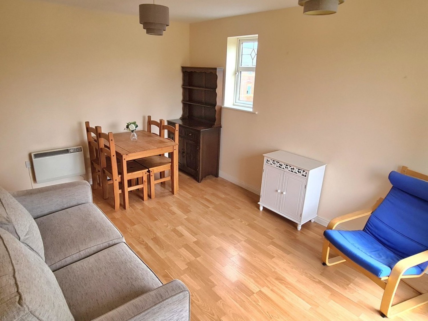 2 bedroom Flat for Letting Holden Avenue, Whalley Range, Manchester