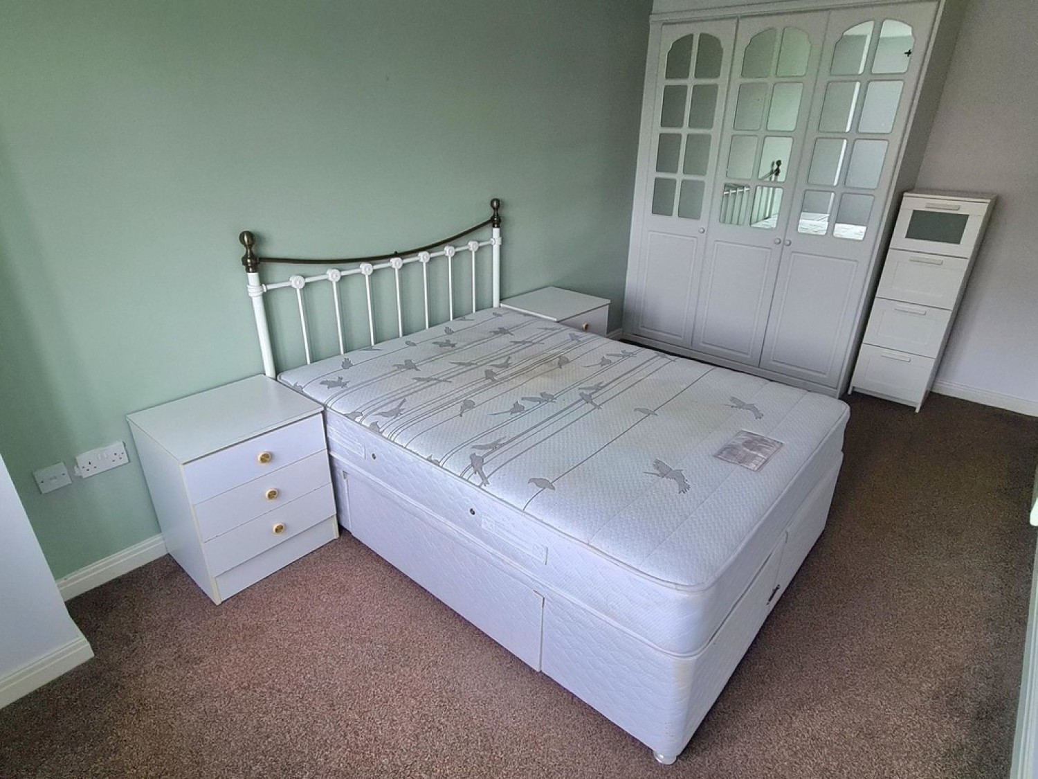 2 bedroom Flat for Letting Holden Avenue, Whalley Range, Manchester