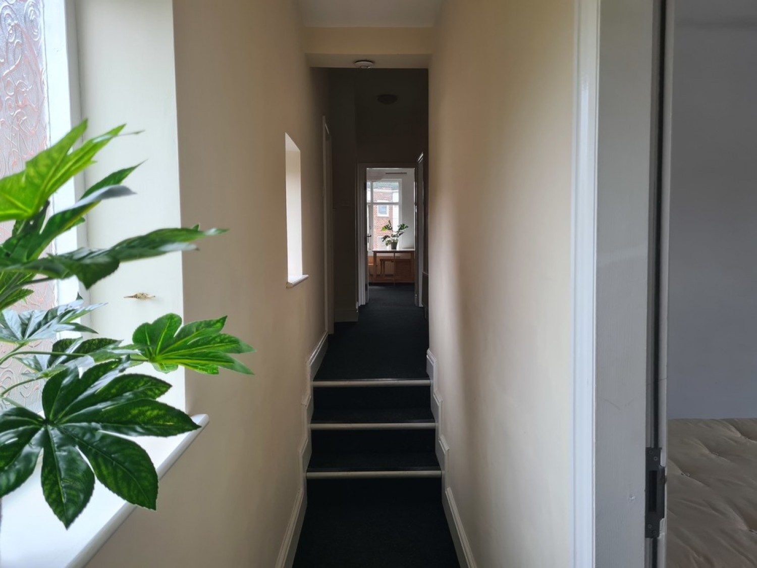 3 bedroom Flat for Letting Milton Grove, Whalley Range, Manchester