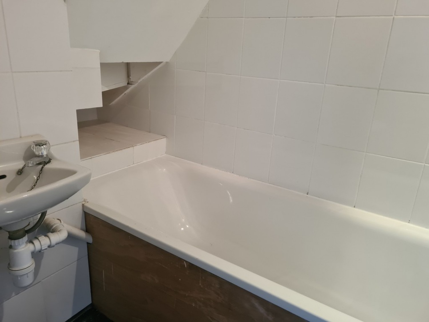 3 bedroom Flat for Letting Milton Grove, Whalley Range, Manchester