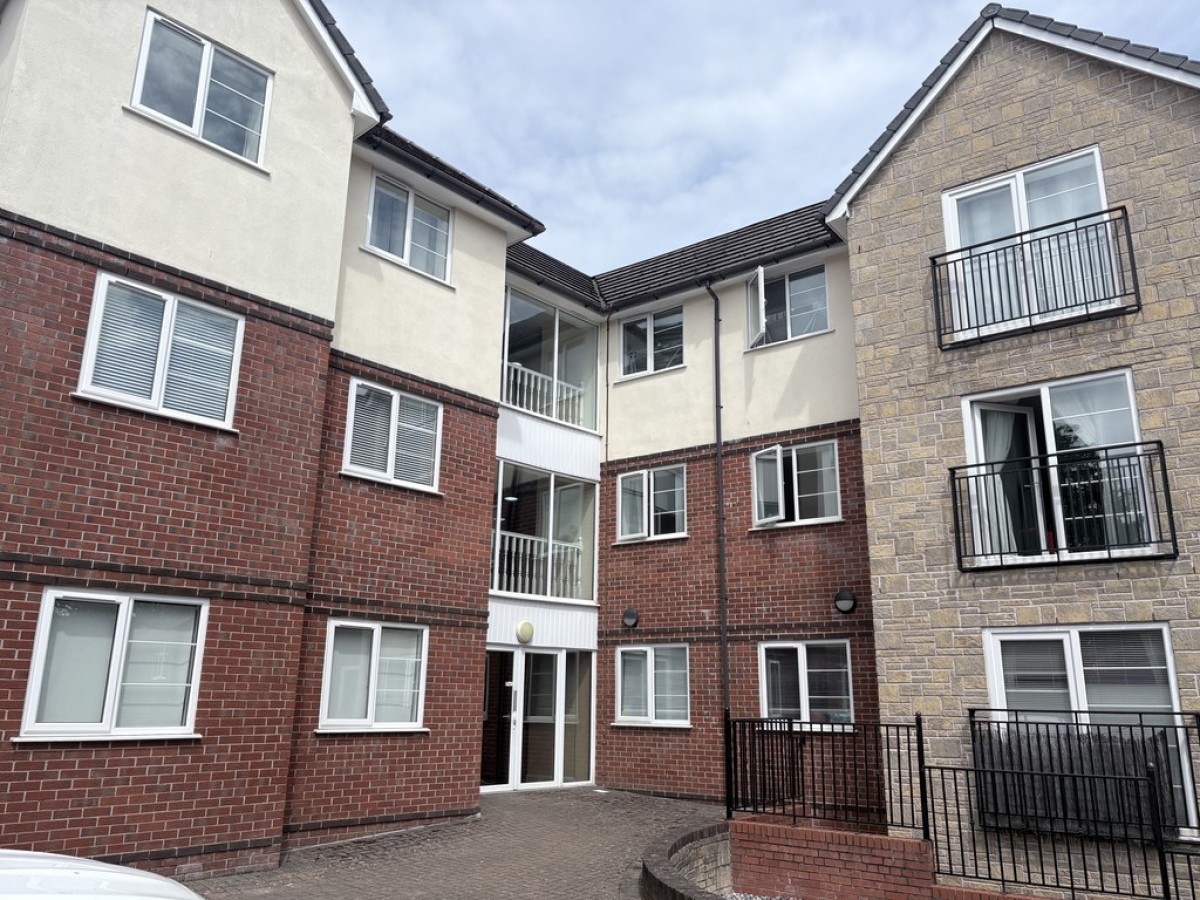 Hollyhedge Heights, Hollyhedge Road