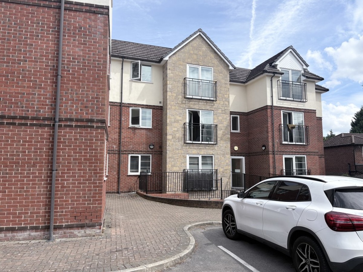 Hollyhedge Heights, Hollyhedge Road